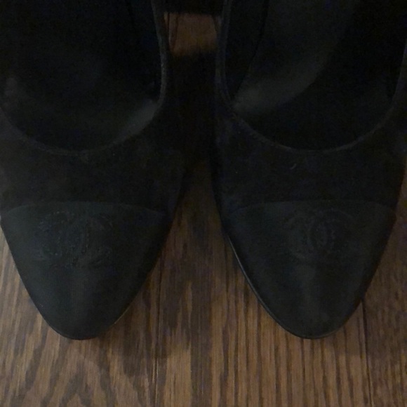 Brand new authentic Chanel heels - Picture 5 of 6